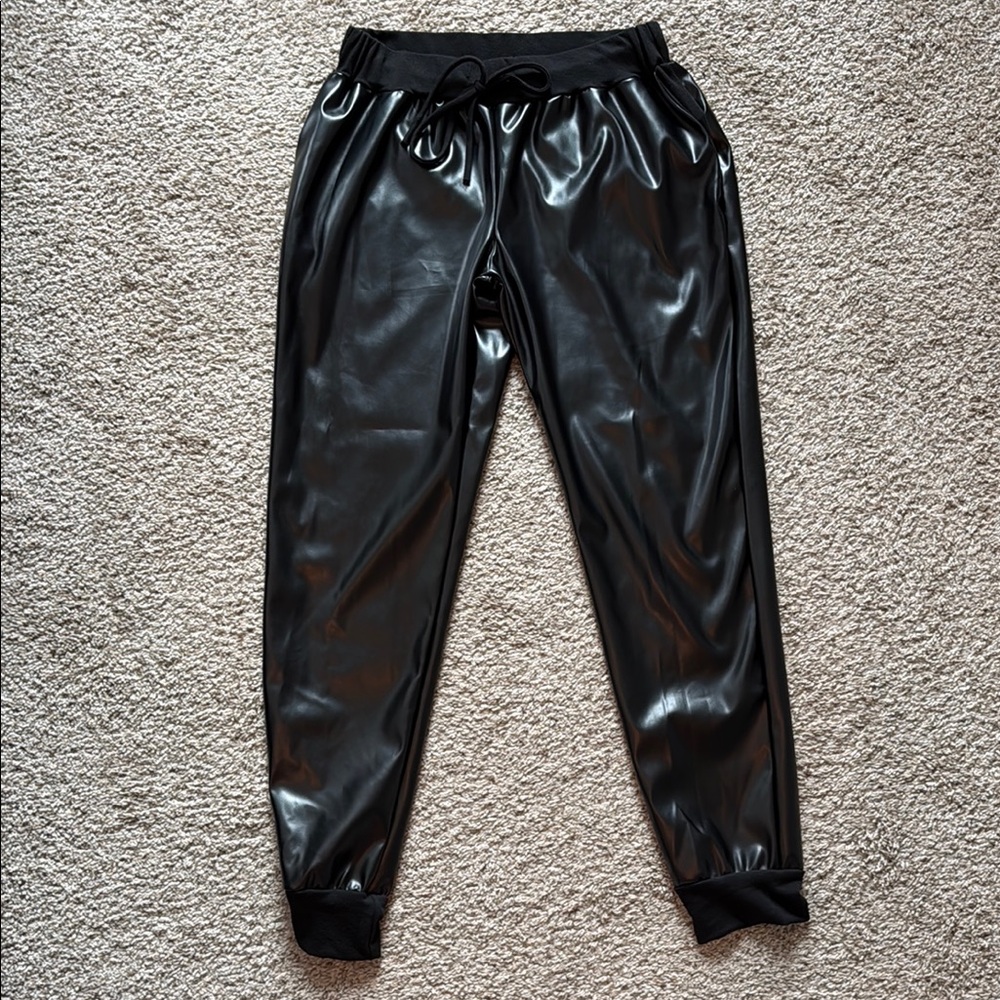 HEIMISH USA Black Vegan Leather Joggers 🖤 Sz small